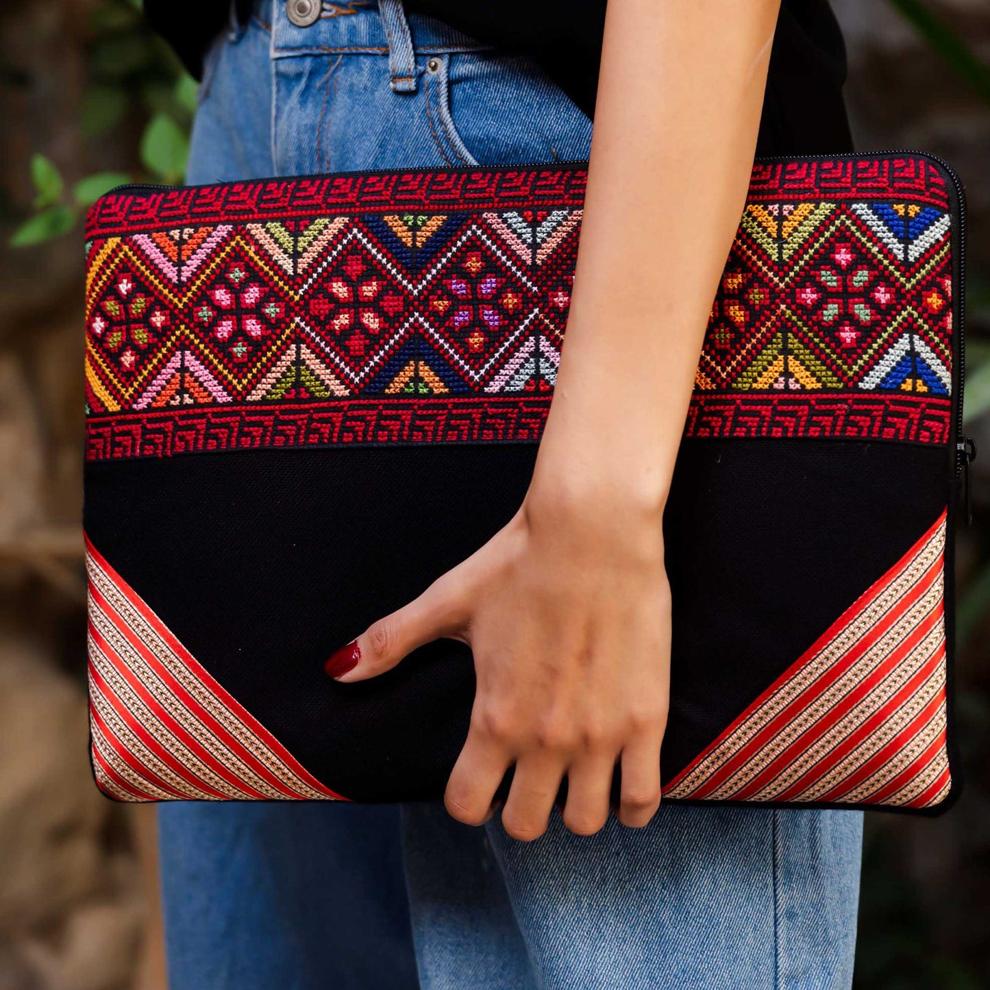 Hania Embroidered And Padded Laptop Bag